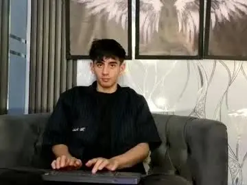 Chaturbate Live Sex Cam of demian_hot99
