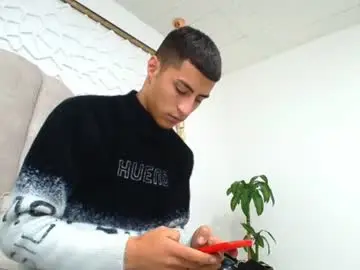 Chaturbate Free Porn Cam of mr_porn_9