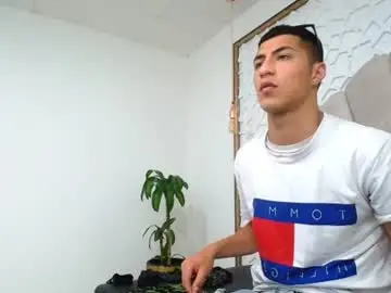 Chaturbate Adult Webcam of mr_porn_9