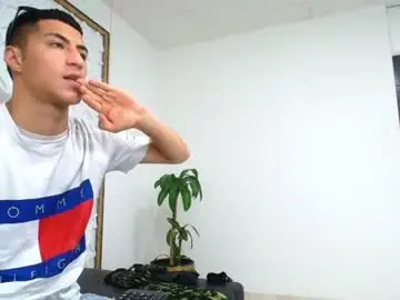 Chaturbate Sex Cam of mr_porn_9