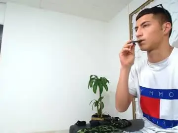 Chaturbate Live Sex of mr_porn_9