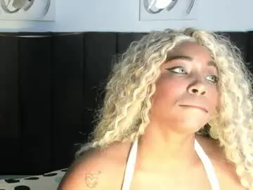 Chaturbate Sex Cam of kyliewhiteboobs
