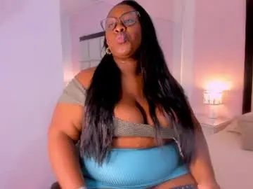 Chaturbate Live Sex Cam of treisyvixen