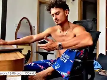Chaturbate Live Sex of atreyon
