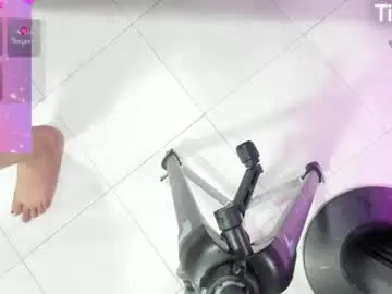 Chaturbate Live Sex Cam of paulinna_curvy