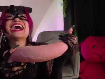 Chaturbate Live Sex Cam of bambiiqueen