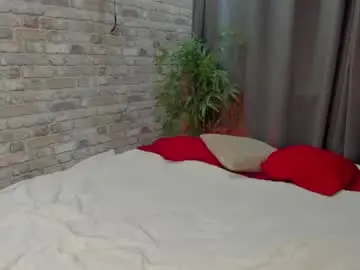 Chaturbate Live Sex Cam of kiki_peach