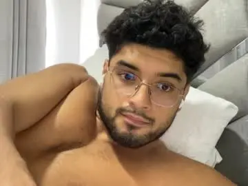 Chaturbate Live Sex Cam of bdever7