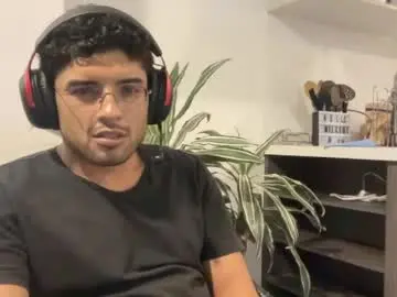Chaturbate Live Sex Cam of bdever7