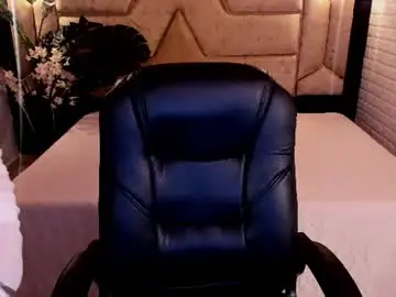 Chaturbate Live Sex Cam of crimson_tati