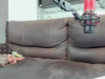 Chaturbate Live Sex Cam of emilymichaels