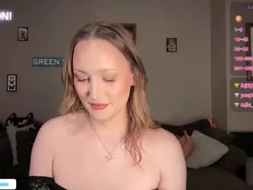Chaturbate Live Sex of greenxxxqueen