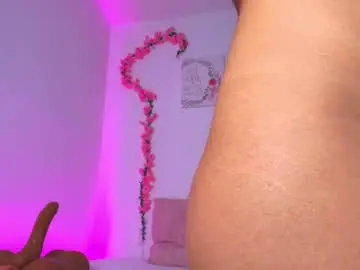 Chaturbate Live Sex Cam of pollygrey_1