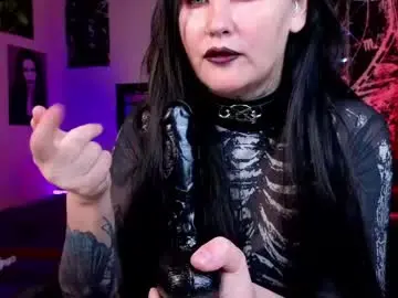 Chaturbate Live Sex Cam of emmybrightj_