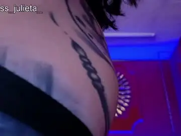 Chaturbate Live Sex Cam of julieta_russell