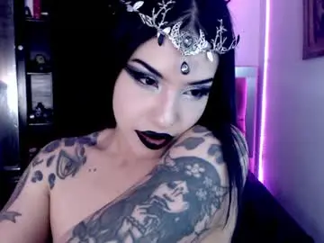 Chaturbate Free Porn Cam of emearld_black