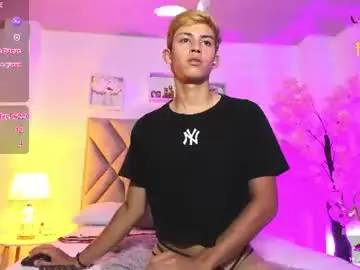 Chaturbate Adult Video Chat of baby_noaht