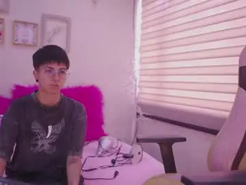 Chaturbate Nude Webcam of tommy_blue1