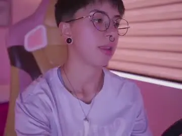 Chaturbate Free Live Porn of tommy_blue1