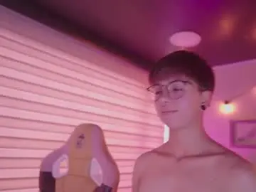 Chaturbate Nude Webcam of tommy_blue1