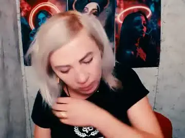 Chaturbate Free Porn Cam of alinafrey_
