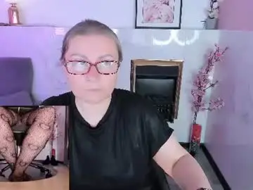 Chaturbate Live Sex Cam of alexandra_kind