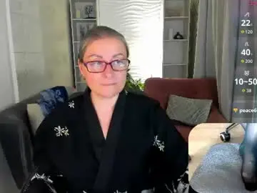 Chaturbate Live Sex Cam of alexandra_kind
