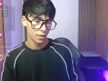 Chaturbate Live Sex Cam of atlas_tay