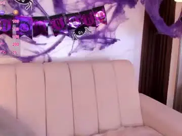 Chaturbate Live Sex Cam of littlennina
