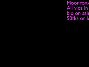 Chaturbate Live Porn of moonroxxx