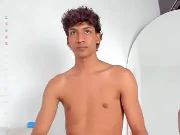 Chaturbate Free Porn Cam of twinksboys_23