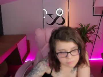 Chaturbate Live Sex Cam of ariell_mini