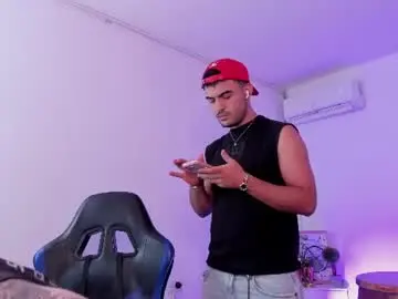Chaturbate Best live sex cam show of space_boys18