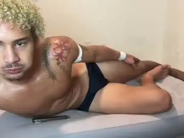 Chaturbate Watch Live Sex Cams of kingzosh