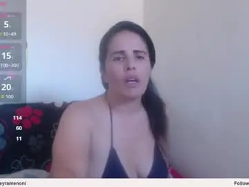 Chaturbate Live Sex of naugthymilf23