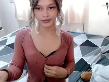 Chaturbate Live Sex Cam of kendra_lunaxx