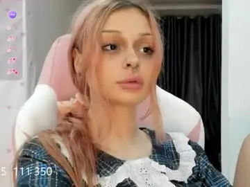 Chaturbate Live Sex Cam of melonipinkbb