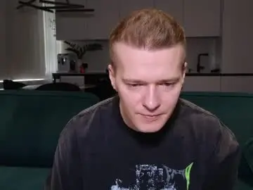 Chaturbate Live Sex Cam of pashka_x