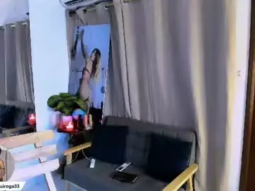 Chaturbate Live Sex Cam of zou_quira