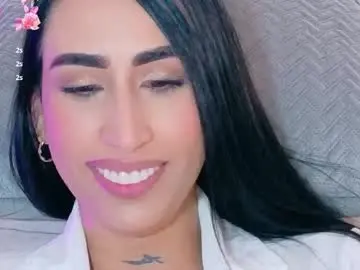 Chaturbate Best live sex cam show of lucylunne