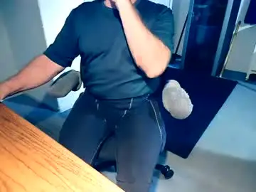 Chaturbate Watch Live Sex Cams of milehi1958