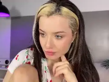 Chaturbate Live Sex Cam of _blowjob_queen_