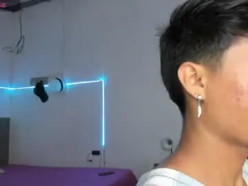 Chaturbate Live Sex Cam of ariel_adan