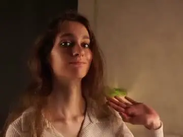 Chaturbate Watch Live Sex Cams of corawinikoff