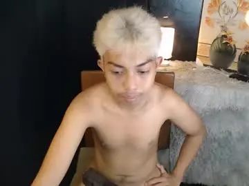 Chaturbate Live Sex of itsyourcummerboy_xx