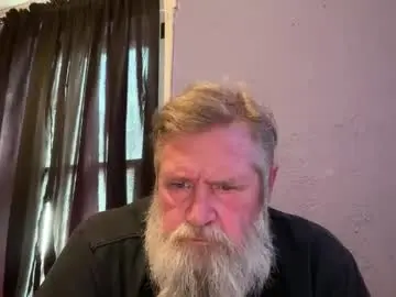 Chaturbate Live Sex Cam of olderguyplayin
