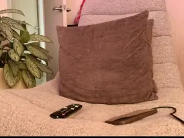 Chaturbate Live Sex Cam of andrew_west_