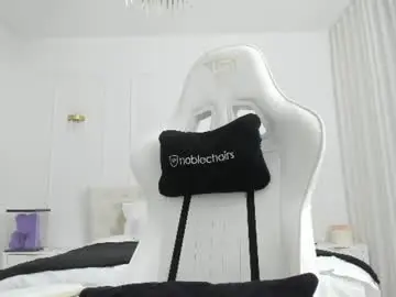Chaturbate Live Sex of christine0990__
