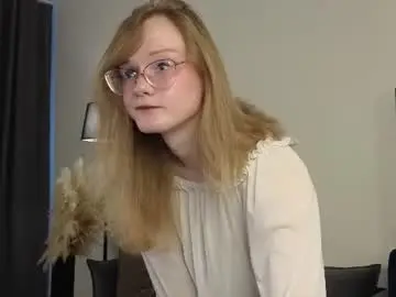 Chaturbate Live Sex Cam of sensualkiraa