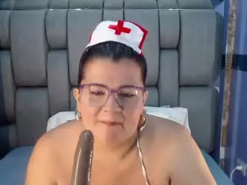 Chaturbate Live Sex Cam of adriana_prettie